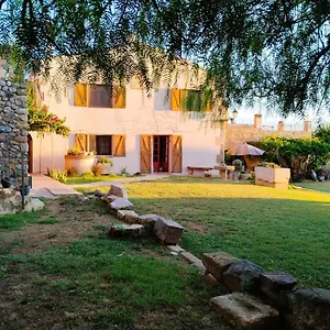 Bed & Breakfast La Masia Costa Brava -adults Only, Garrigás